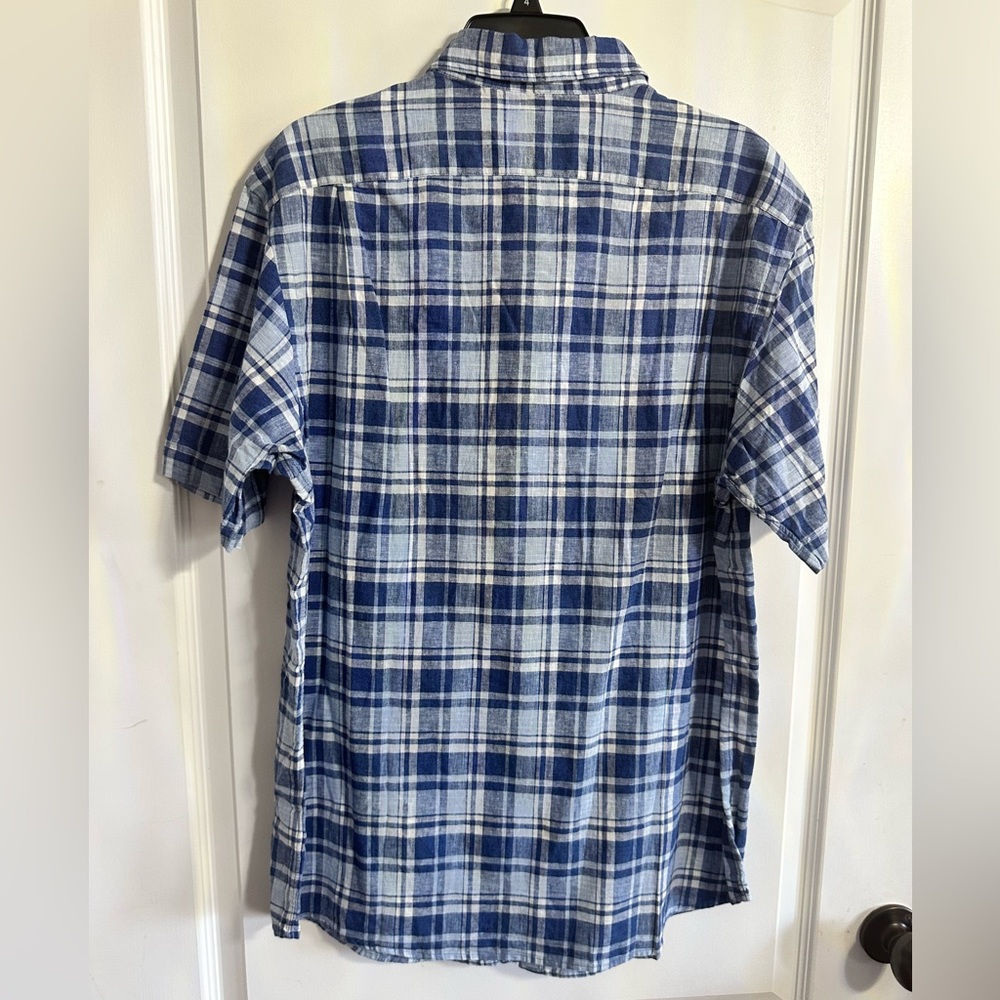 A Cremieux blue and white button shirt
GREAT DEALS CHECK OUT MY CLOSET